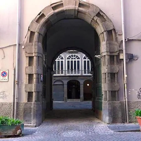 بيت ضيافة Around Toledo نابولي