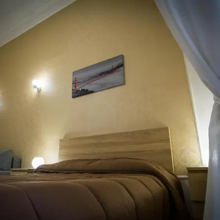 Around Toledo 3* Naples